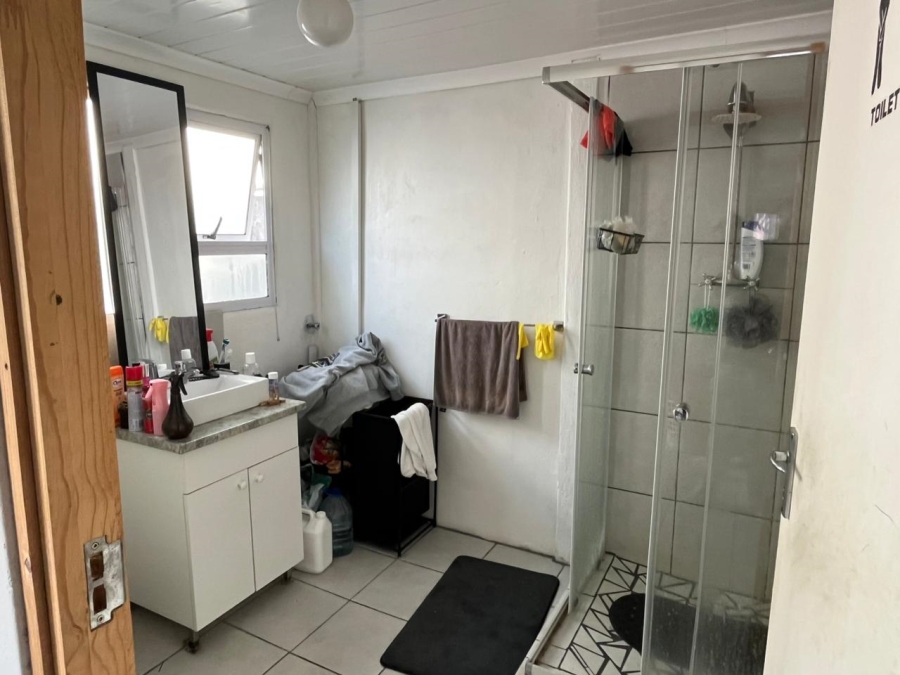 5 Bedroom Property for Sale in Grassy Park Western Cape